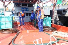 Phát hiện hai tàu vận chuyển trái phép 75.000 lít dầu DO