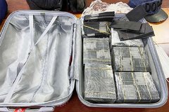 Nghi vấn hơn 1 triệu USD nhuộm đen được vận chuyển ra nước ngoài