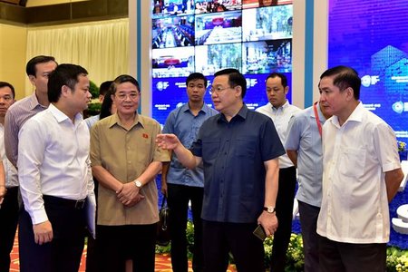Khai mạc diễn đàn Kinh tế - Xã hội Việt Nam 2022