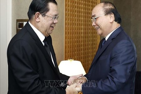 Chủ tịch nước Nguyễn Xuân Phúc gặp mặt lãnh đạo cấp cao nhiều nước tại Nhật Bản