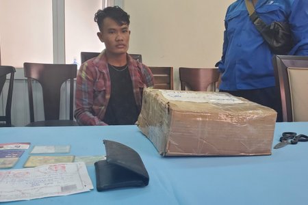 Bình Dương: Bắt quả tang nam thanh niên tàng trữ 2,1kg ma túy