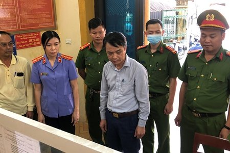 Hà Nam: Bắt tạm giam Chủ tịch UBND thị trấn Ba Sao cho thuê đất nông nghiệp trái phép