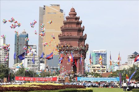 Lãnh đạo Đảng, Nhà nước Việt Nam chúc mừng 69 năm Ngày độc lập của Vương quốc Campuchia