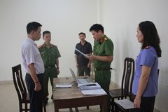 Bắt nguyên Đội trưởng Đội quản lý trật tự đô thị lừa đảo hơn 29 tỷ đồng