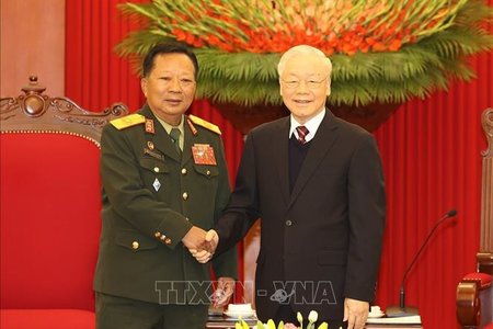 Tổng Bí thư Nguyễn Phú Trọng tiếp Phó Thủ tướng, Bộ trưởng Bộ Quốc phòng Lào