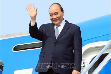 Chủ tịch nước Nguyễn Xuân Phúc lên đường thăm cấp Nhà nước tới Indonesia