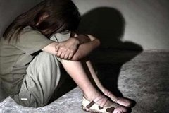 Khởi tố, bắt tạm giam 3 thanh niên hiếp dâm bé gái trong đêm 29 Tết