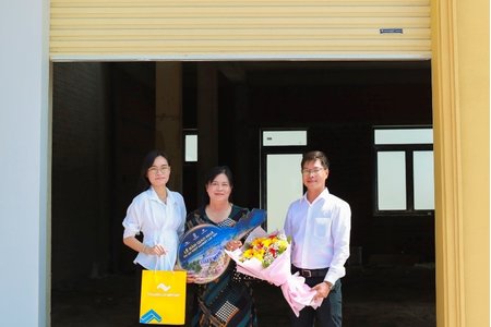 Tập đoàn Thắng Lợi chính thức bàn giao sản phẩm West Market Lạc Tấn