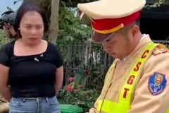 Tạm giữ hình sự người phụ nữ lăng mạ CSGT ở Thanh Hoá