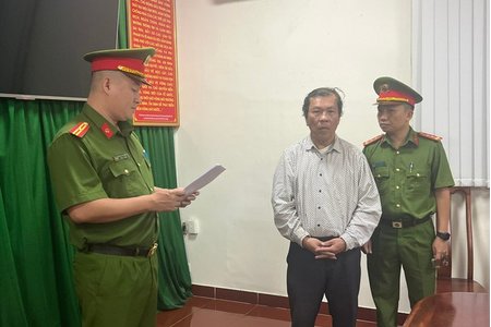 Khởi tố, bắt tạm giam luật sư Trần Văn Sỹ từ đơn tố giác của bà Nguyễn Phương Hằng