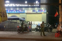 Vụ cướp chi nhánh Sacombank ở TP.HCM: Bắt giữ 2 nghi phạm, thu khẩu súng giả