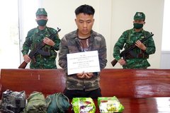 Hà Tĩnh: Bắt đối tượng vận chuyển 2kg ma tuý qua biên giới