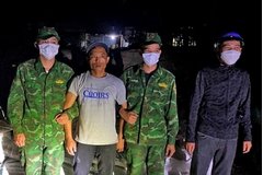An Giang: Bắt quả tang đối tượng cất giấu 1,5 tấn đường cát nhập lậu