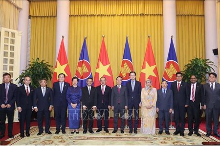 Chủ tịch nước Võ Văn Thưởng tiếp Đại sứ các nước ASEAN đến chào và chúc mừng