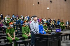 'Tiến sĩ dạy làm giàu' lừa 576 tỷ đồng bị tuyên án tù chung thân