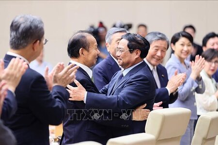 Thủ tướng tiếp Chủ tịch Liên minh Nghị sĩ hữu nghị Nhật Bản - Việt Nam