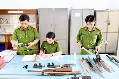 Bộ Công an đề xuất bổ sung công cụ ghế thẩm vấn đối tượng đặc biệt