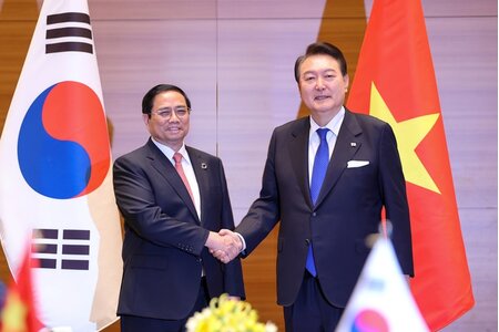 Thủ tướng Phạm Minh Chính hội kiến Tổng thống Hàn Quốc nhân dịp Hội nghị Thượng đỉnh G7 mở rộng