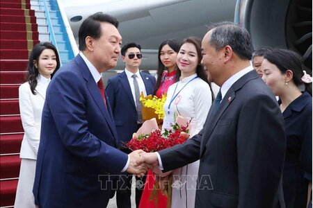 Tổng thống Hàn Quốc bắt đầu chuyến thăm cấp Nhà nước tới Việt Nam