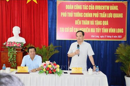 Phó Thủ tướng Trần Lưu Quang khảo sát công tác quản lý, điều trị, cai nghiện ma túy
