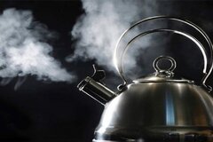 Hòa Bình: Tạm giữ chị chồng đổ nước sôi vào em dâu đang mang bầu