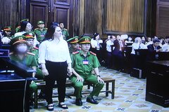 Hình ảnh toàn cảnh phiên xử bị cáo Nguyễn Phương Hằng và đồng phạm