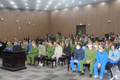 Vụ Việt Á: VKS đề nghị miễn trách nhiệm hình sự cho 2 người