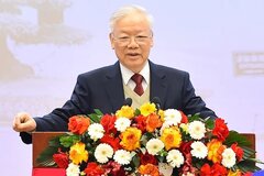 Tự hào và tin tưởng dưới lá cờ vẻ vang của Đảng, quyết tâm xây dựng một nước Việt Nam ngày càng giàu mạnh, văn minh, văn hiến và anh hùng