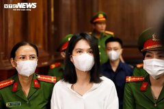 Người mẫu Ngọc Trinh bị tuyên phạt 1 năm tù treo