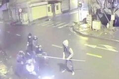Bắt nhóm đối tượng cầm 'phóng lợn' cướp tài sản người đi đường