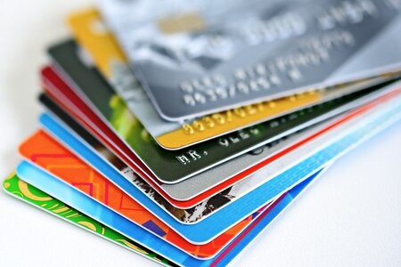 Tổ chức nào được phát hành thẻ ngân hàng?