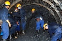 Khẩn trương khắc phục hậu quả, điều tra làm rõ nguyên nhân vụ tai nạn hầm lò tại Quảng Ninh