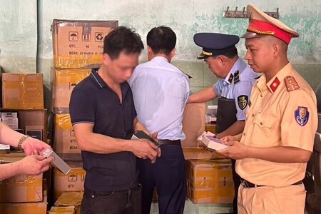 Bắc Giang: Phát hiện hơn 1.000 lọ nước hoa nghi giả nhãn hiệu nổi tiếng