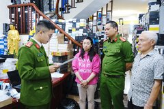 Triệt phá đường dây lừa bán điện thoại giả, chiếm đoạt hơn 90 tỷ đồng