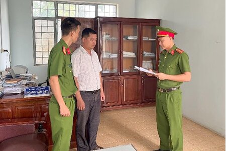 Khởi tố Giám đốc văn phòng đăng ký đất đai ở Kon Tum