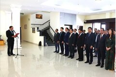Dâng hương tri ân công đức Chủ tịch Hồ Chí Minh tại Campuchia