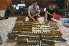 Bắt đối tượng vận chuyển trái phép hơn 1 tấn đạn chì và nhiều vũ khí, vật liệu nổ