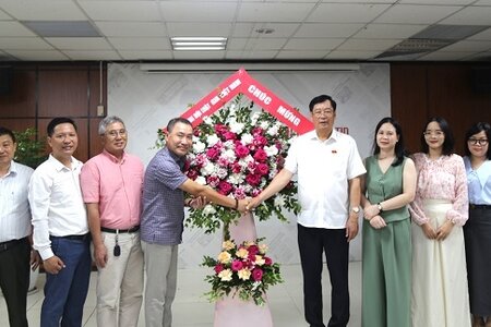 Lãnh đạo Hội Luật gia Việt Nam thăm và chúc mừng Tạp chí ĐS&PL nhân ngày Báo chí Cách mạng Việt Nam