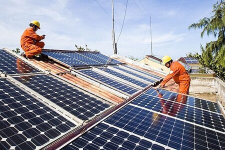 Bộ Công Thương đề xuất giá bán điện mặt trời mái nhà