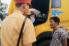 Tạm giữ hình sự đối tượng dùng hung khí tấn công CSGT tại Đồng Nai