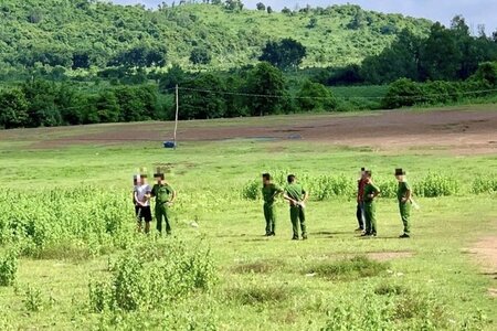 Bắt giữ tài xế xe đông lạnh chặn đường, hiếp dâm cô gái tại đồi cừu