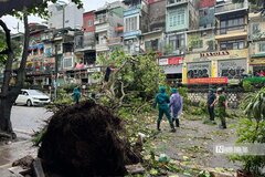 Công an Hà Nội nỗ lực hỗ trợ người dân trong cơn bão Yagi