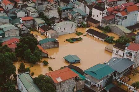 Hà Nội ban hành Công điện khẩn tập trung ứng phó lũ lớn trên các tuyến sông