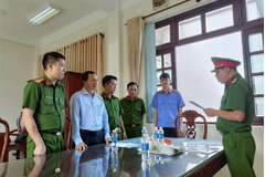 Bắt tạm giam Phó Chủ tịch và 3 cán bộ huyện ở Bình Phước