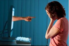 Khởi tố hai chị em xúc phạm người khác trên mạng xã hội