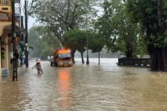 Thủ tướng Chính phủ chỉ đạo chủ động ứng phó, khắc phục nhanh hậu quả mưa lũ ở Trung Bộ