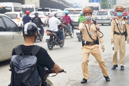 Quy định mới về việc dừng phương tiện giao thông đường bộ để kiểm soát