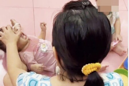 Bắt tạm giam người phụ nữ bạo hành trẻ tại cơ sở giữ trẻ tư nhân