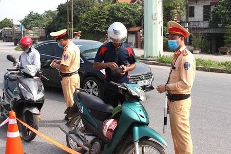 Đề xuất thưởng tiền cho người cung cấp thông tin về vi phạm giao thông