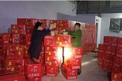 Phát hiện, thu giữ khoảng 11 tấn pháo nổ ở Bắc Giang